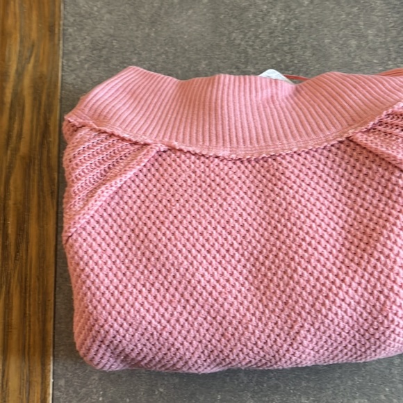 Faded coral sweater NWT ! - Picture 4 of 4